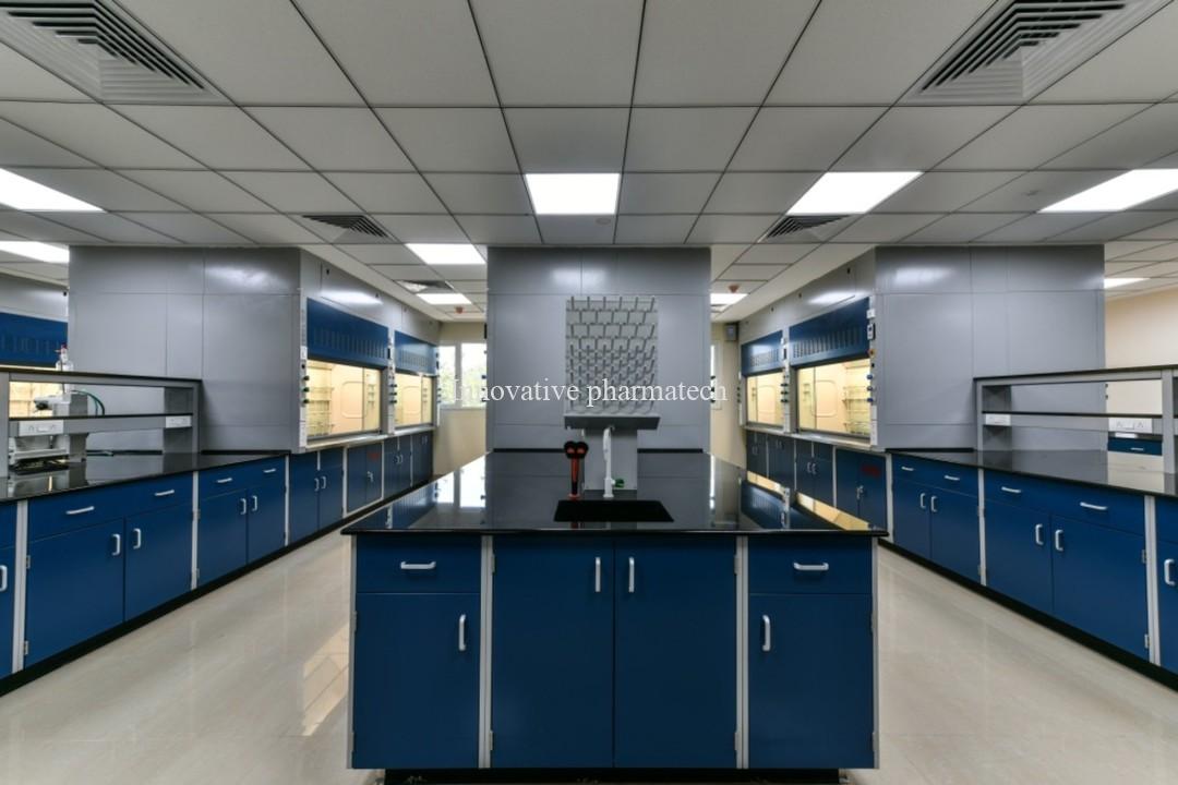 The Role of Technology Lab Furniture Manufacturers in India