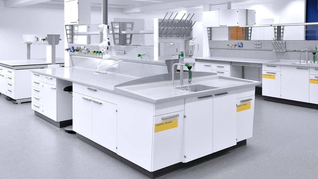 Why Custom Cleanroom Furniture Improves Productivity and Safety